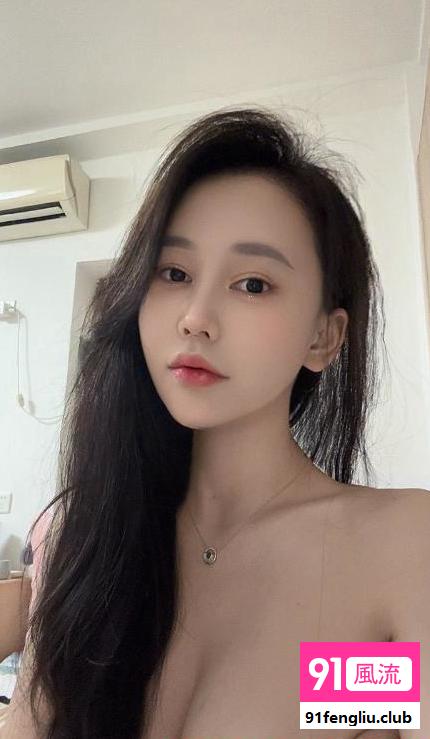 天河腿长大胸小姐姐